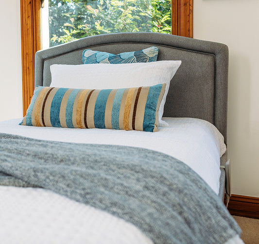 Casero Duo bed with Mediflex mattress close up headboard