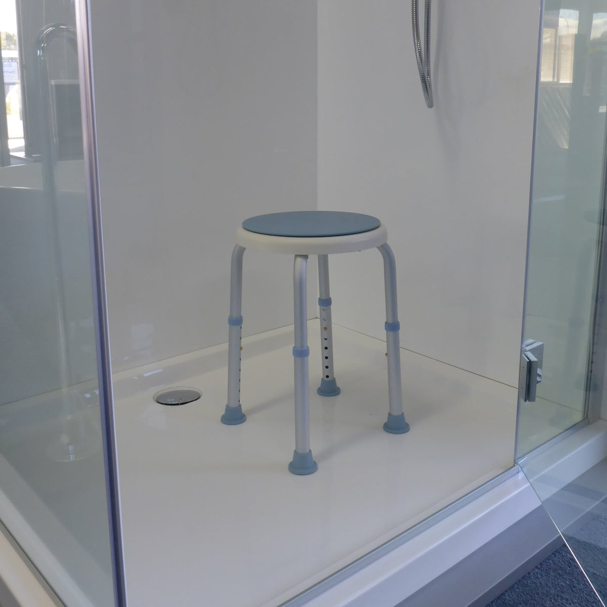 Shower Stool with Rotating Seat in white shower