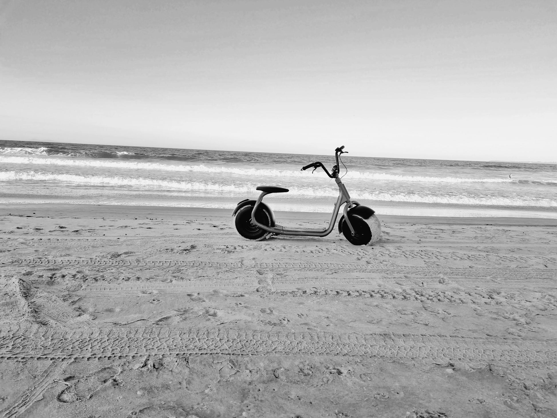Kaaspeed K1S Fat Tyre Self Balancing E Scooter black and white image on beach
