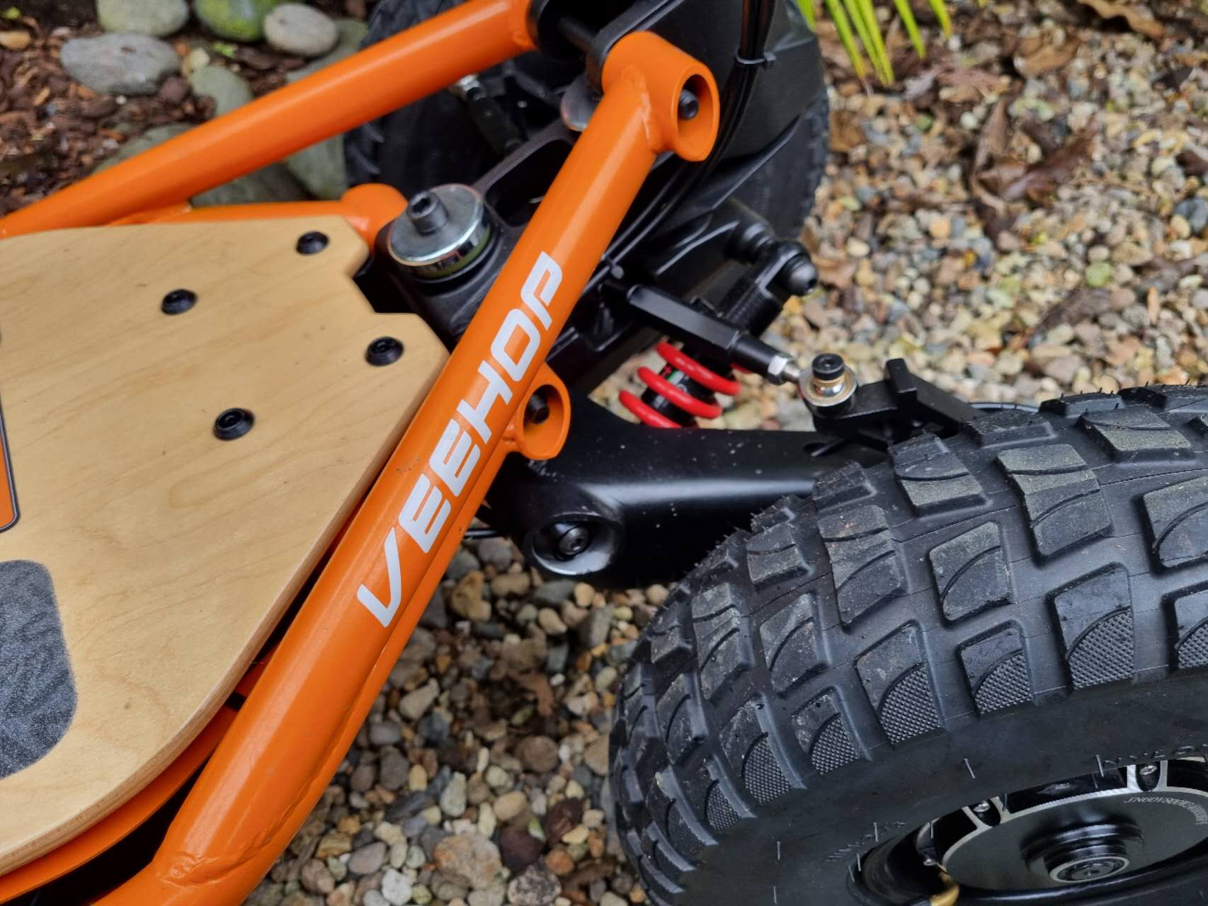 Veehop Electric ATV orange front suspension