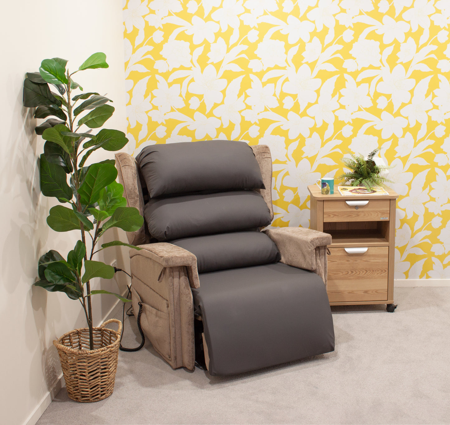 Configura bariatric rise and recline chair in lounge environment 